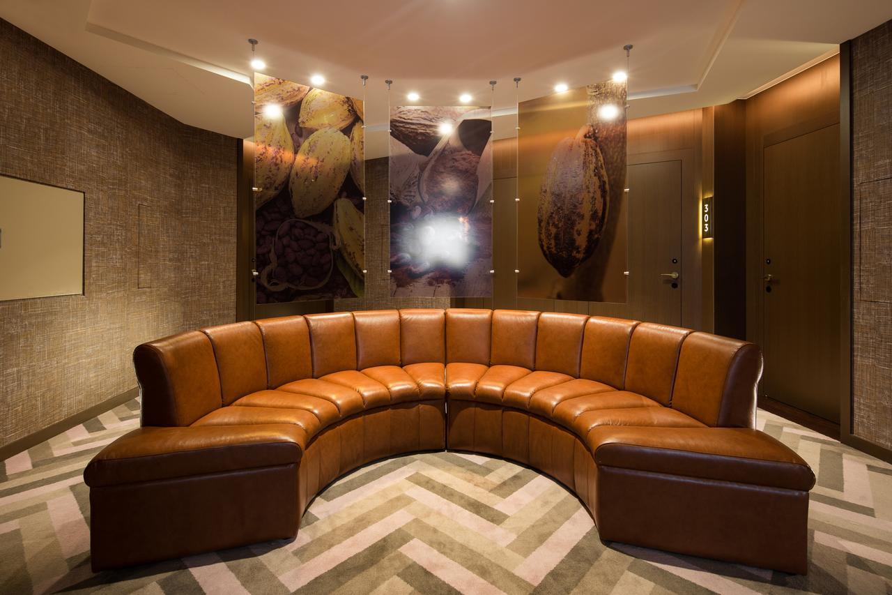 Pestana Porto - A Brasileira, City Center & Heritage Building מראה חיצוני תמונה A leather sectional